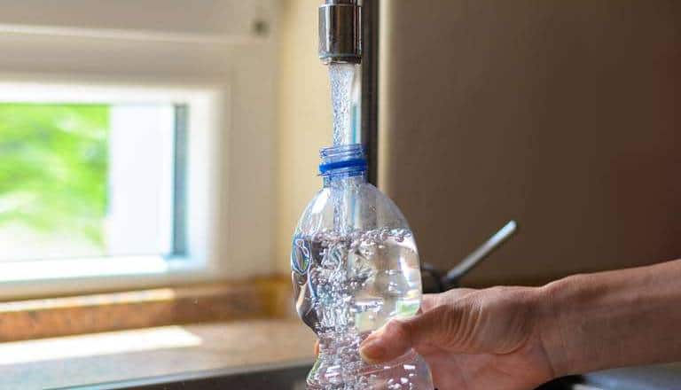 Ventilator Airco Stap 1 Vul Flessen Met Water